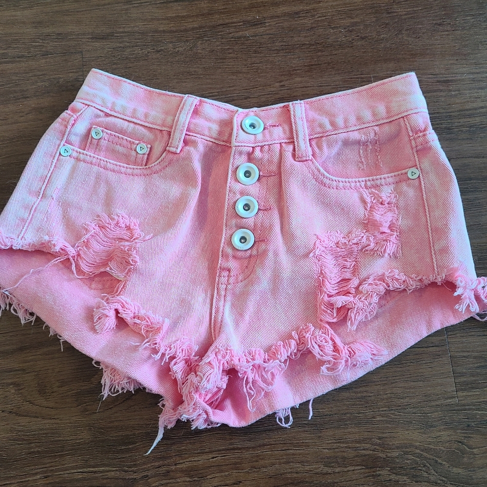 Pink jean short for festival